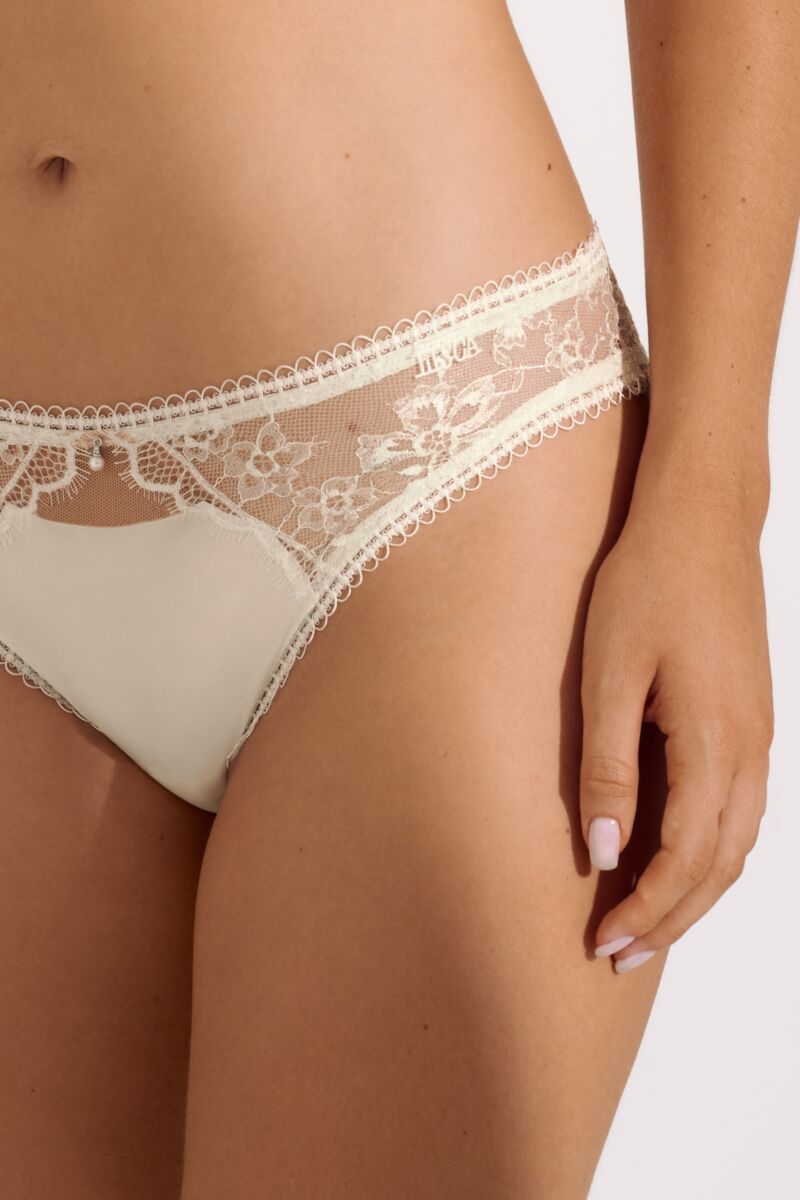 012359 DAYDREAM Briefs - Cream